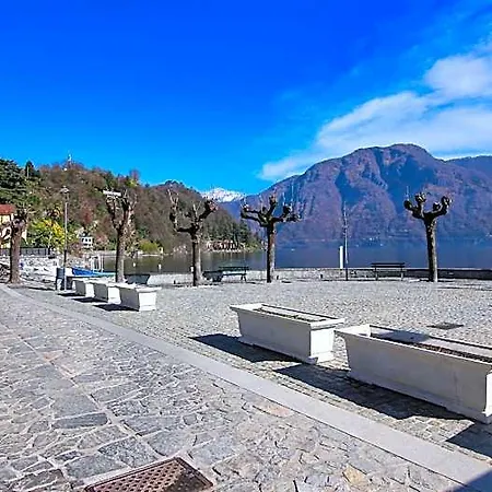 Piazza Campidoglio 3 *