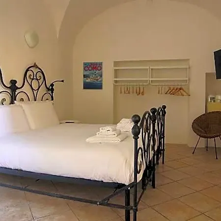 Hotel Piazza Campidoglio 3 Ossuccio